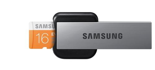 Carte micro SD 16Go Samsung avec adaptateur USB